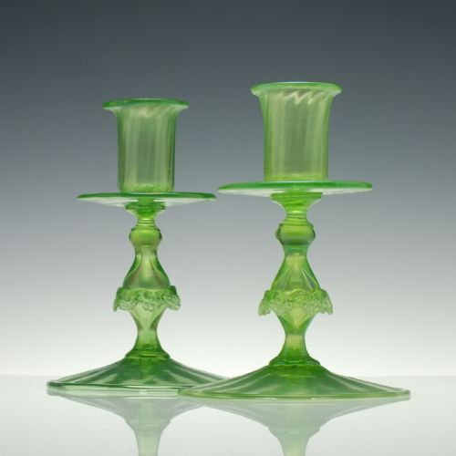 PAIR ITALIAN ANTIQUE VENETIAN VASELINE GREEN CANDLESTICKS C1900 - ADDITIONAL PHOTO 1