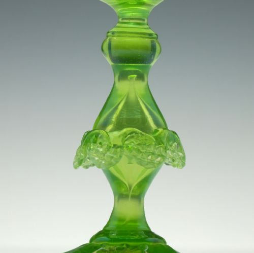 PAIR ITALIAN ANTIQUE VENETIAN VASELINE GREEN CANDLESTICKS C1900 - ADDITIONAL PHOTO 4