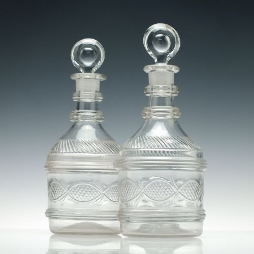 PAIR OF IRISH PULLEY RING GLASS DECANTERS C1820 - ADDITIONAL PHOTO 1