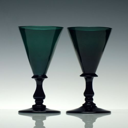 PAIR BRISTOL GREEN WINE GLASSES C1800 - ADDITIONAL PHOTO 1