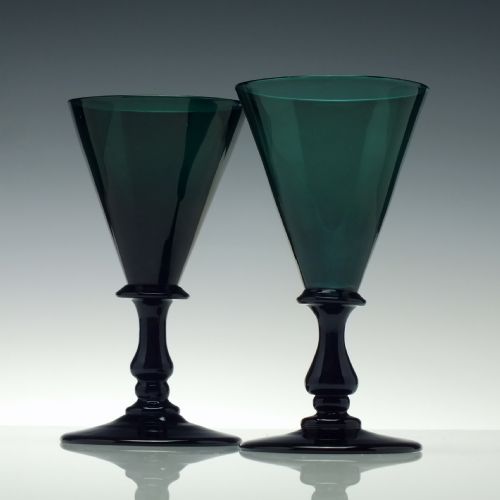 PAIR BRISTOL GREEN WINE GLASSES C1800 - ADDITIONAL PHOTO 2