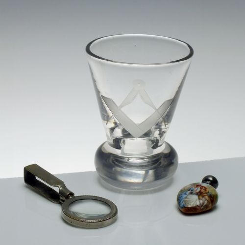 MASONIC ENGRAVED FIRING GLASS C1930 - ADDITIONAL PHOTO 2
