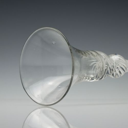 AN 18TH CENTURY AIR TWIST WINE GLASS C1750 - ADDITIONAL PHOTO 3