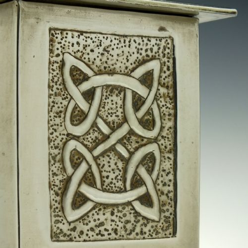 ARTS AND CRAFTS PEWTER BOX WITH RUSKIN STONE C1920 - ADDITIONAL PHOTO 3