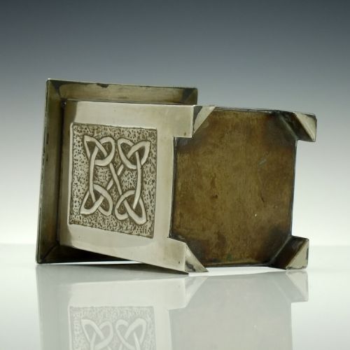 ARTS AND CRAFTS PEWTER BOX WITH RUSKIN STONE C1920 - ADDITIONAL PHOTO 7