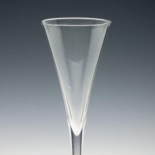 18TH CENTURY GEORGIAN TOASTING CHAMPAGNE GLASS C1740 - ADDITIONAL PHOTO 2