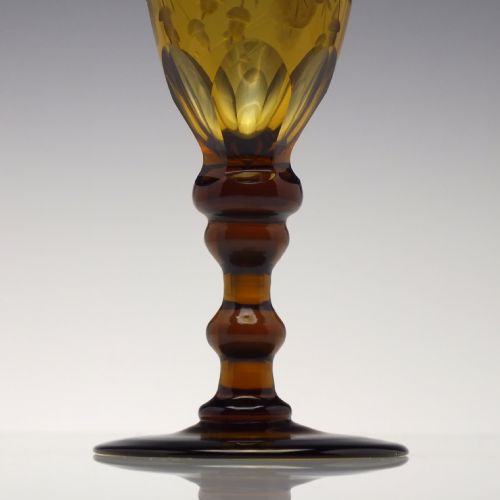 ACORN ENGRAVED 19TH CENTURY AMBER ENGRAVED WINE GLASS C1830 - ADDITIONAL PHOTO 6