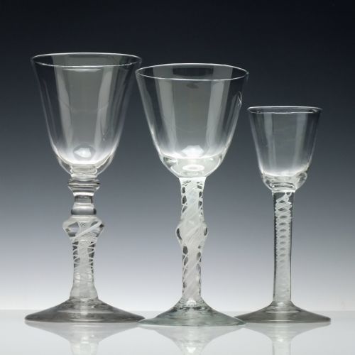18TH CENTURY ENGLISH KNOPPED OPAQUE TWIST WINE GOBLET C1760 - ADDITIONAL PHOTO 3