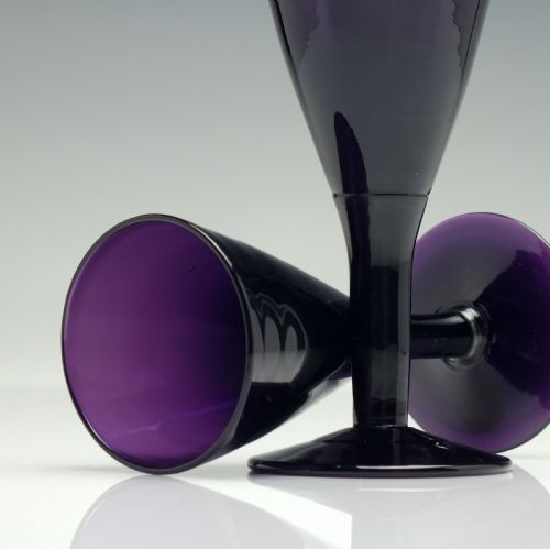 PAIR AMETHYST DRAM GLASSES C1840 EX CHRIS CRABTREE COLLECTION - ADDITIONAL PHOTO 3