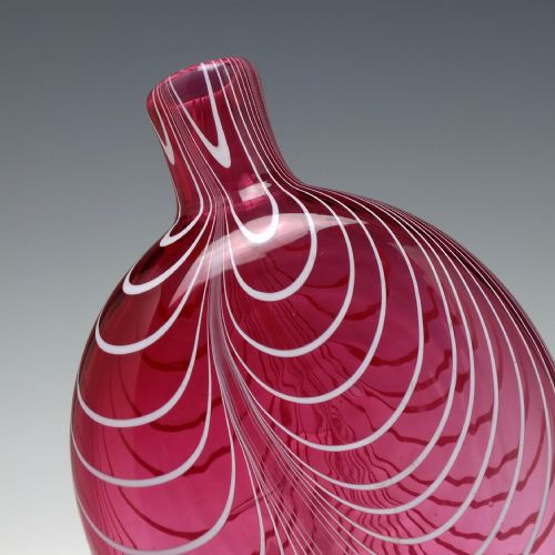 19TH CENTURY NAILSEA CRANBERRY GLASS FLASK C1830 - ADDITIONAL PHOTO 3