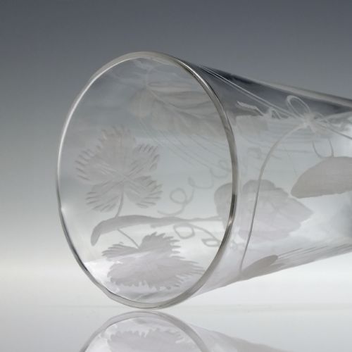 ENGRAVED 18TH CENTURY OPAQUE TWIST ALE GLASS C1760 - ADDITIONAL PHOTO 9