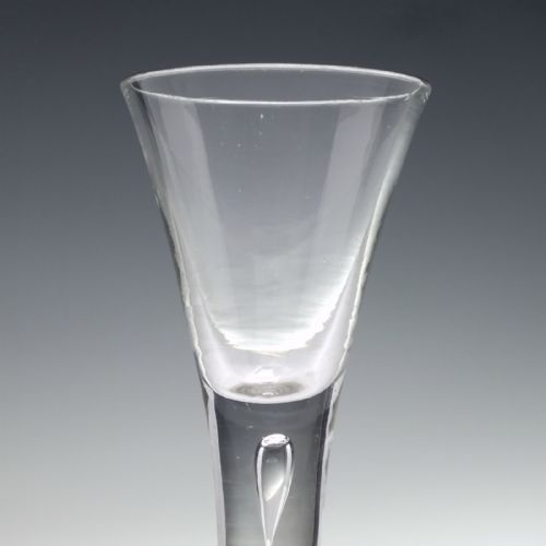 18TH CENTURY DRAWN TRUMPET WINE GLASS WITH AIR TEAR C1750 - ADDITIONAL PHOTO 2