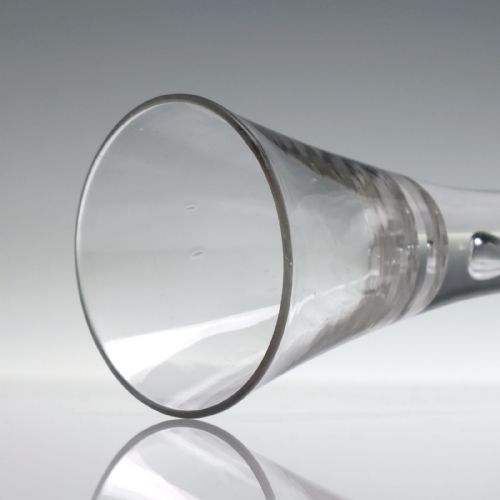 18TH CENTURY DRAWN TRUMPET WINE GLASS WITH AIR TEAR C1750 - ADDITIONAL PHOTO 4