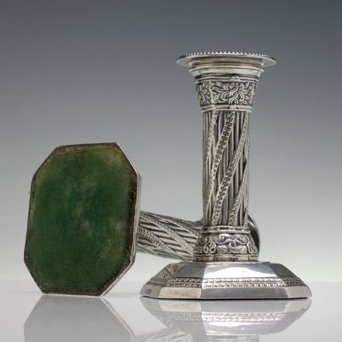 PAIR VICTORIAN STERLING SILVER CORINTHIAN CANDLE STICKS SHEFFIELD 1901 - ADDITIONAL PHOTO 9