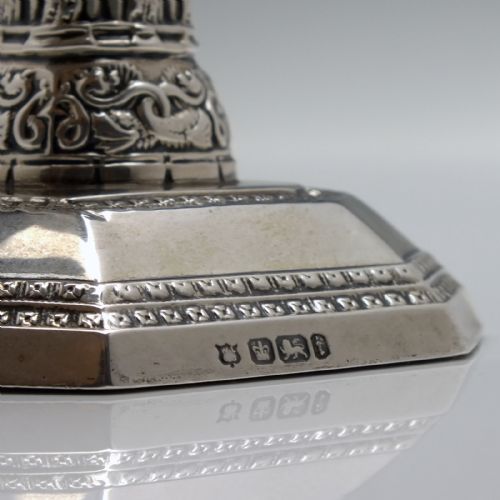 PAIR VICTORIAN STERLING SILVER CORINTHIAN CANDLE STICKS SHEFFIELD 1901 - ADDITIONAL PHOTO 10