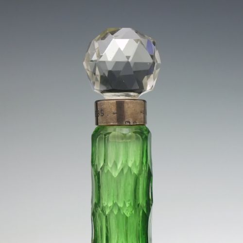 VICTORIAN CUT GREEN GLASS PERFUME BOTTLE WITH SILVER CAP C1875 - ADDITIONAL PHOTO 2