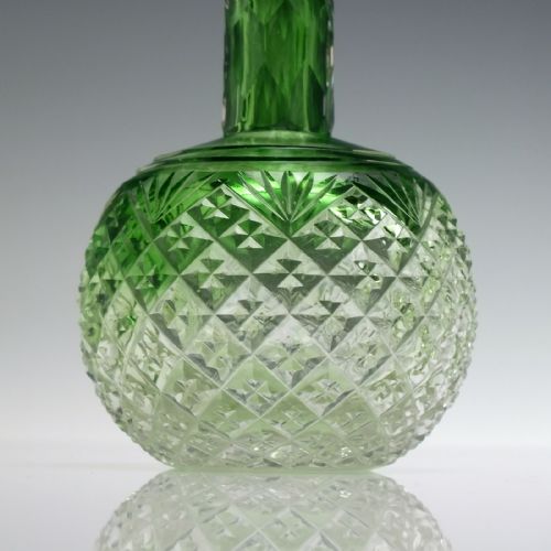 VICTORIAN CUT GREEN GLASS PERFUME BOTTLE WITH SILVER CAP C1875 - ADDITIONAL PHOTO 3