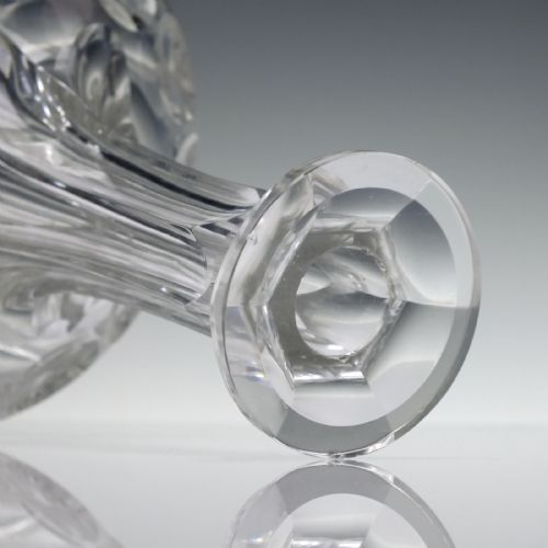 VICTORIAN SHAFT AND GLOBE GLASS DECANTER C1880 - ADDITIONAL PHOTO 4