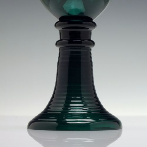 19TH CENTURY EMERALD GREEN ENGRAVED WINE GLASS C1880 - ADDITIONAL PHOTO 3