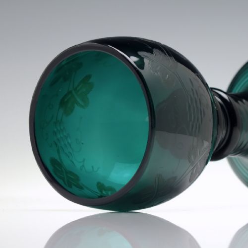 19TH CENTURY EMERALD GREEN ENGRAVED WINE GLASS C1880 - ADDITIONAL PHOTO 5