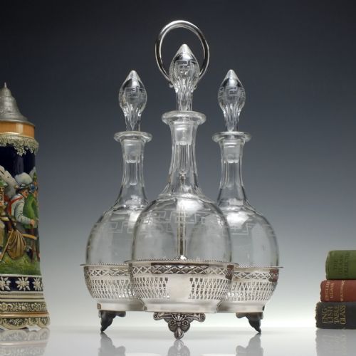 three victorian engraved decanters in solid silver frame 1872 - CATEGORY: ANTIQUE GLASS - DATED VICTORIAN