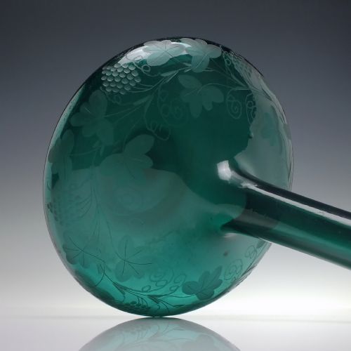 GEORGIAN ENGRAVED BRISTOL GREEN GLASS MELL DECANTER C1830 - ADDITIONAL PHOTO 2