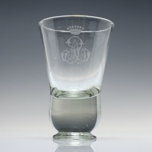 PAIR OF 19TH CENTURY ENGRAVED GERMAN GLASS ALE BEAKERS C1870 - ADDITIONAL PHOTO 2