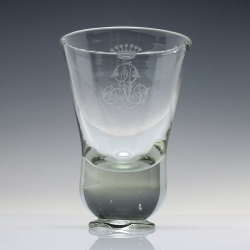 PAIR OF 19TH CENTURY ENGRAVED GERMAN GLASS ALE BEAKERS C1870 - ADDITIONAL PHOTO 3