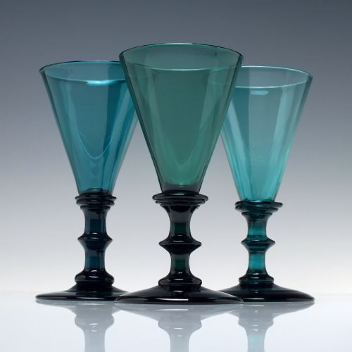 GEORGIAN BRISTOL GREEN WINE GLASS C1820 - ADDITIONAL PHOTO 1