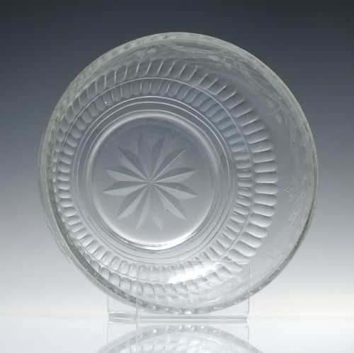 GEORGIAN ENGRAVED GLASS SERVING BOWL C1830 - ADDITIONAL PHOTO 3