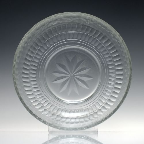 GEORGIAN ENGRAVED GLASS SERVING BOWL C1830 - ADDITIONAL PHOTO 4