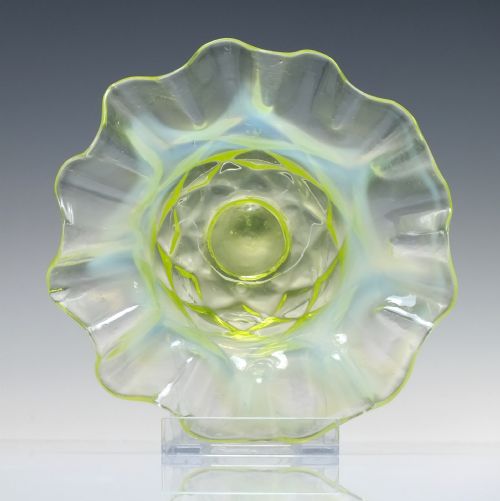 VICTORIAN VASELINE OPALESCENT GLASS VASE C1880 - ADDITIONAL PHOTO 1