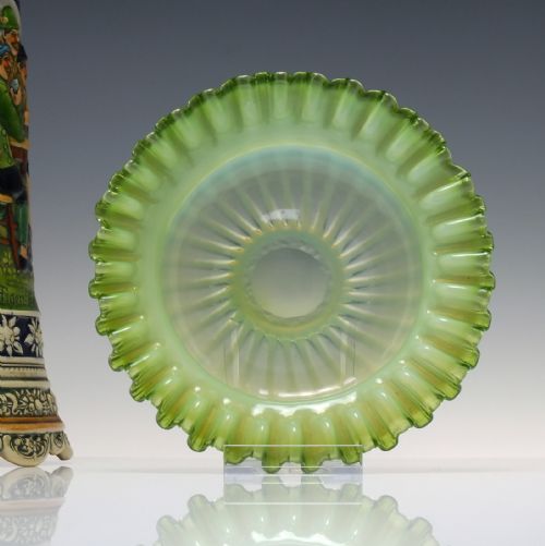 VICTORIAN VASELINE OPALESCENT GLASS STRAWBERRY PLATE C1880 - ADDITIONAL PHOTO 5