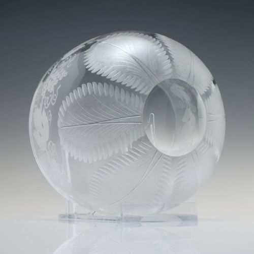 19TH CENTURY RICHARDSON ENGRAVED GLASS FINGER BOWL AND PLATE STAND C1880 - ADDITIONAL PHOTO 4