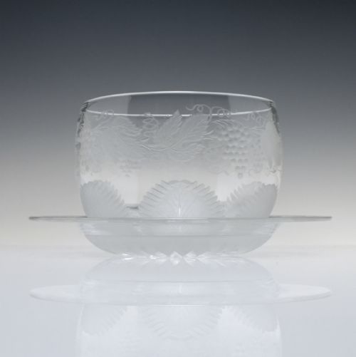 19TH CENTURY RICHARDSON ENGRAVED GLASS FINGER BOWL AND PLATE STAND C1880 - ADDITIONAL PHOTO 8