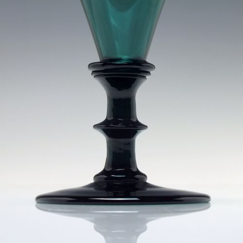 PAIR OF 19TH CENTURY BRISTOL GREEN WINE GLASSES C1820 - ADDITIONAL PHOTO 2