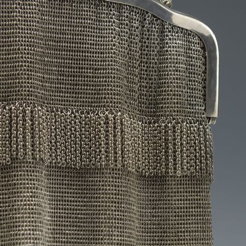 GERMAN SILVER PLATED ART NOUVEAU MESH CHAIN CLUTCH PURSE C1920 - ADDITIONAL PHOTO 4