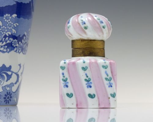 ANTIQUE 19TH CENTURY PORCELAIN INK WELL C1880 - ADDITIONAL PHOTO 2