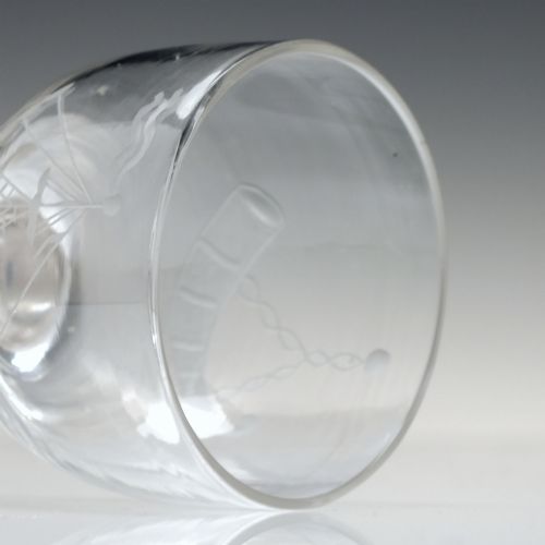 18TH CENTURY SHIP ENGRAVED PLAIN STEM DRAM GLASS C1750 - ADDITIONAL PHOTO 2