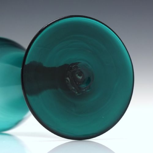 PAIR ANTIQUE BRISTOL GREEN GEORGIAN REGENCY FLUTE WINE GLASSES C1820 - ADDITIONAL PHOTO 3