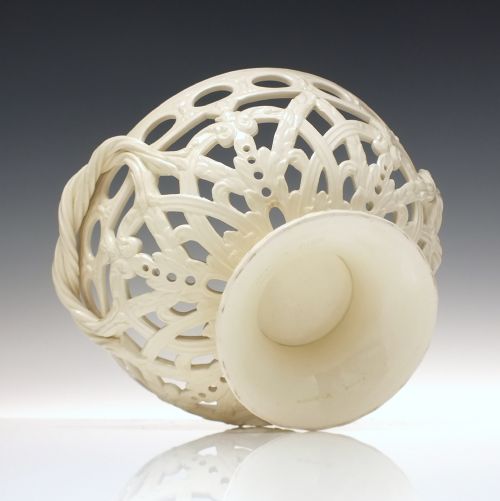19TH CENTURY WEDGWOOD CREAMWARE PORCELAIN PIERCED ORANGE BASKET C1897 - ADDITIONAL PHOTO 6