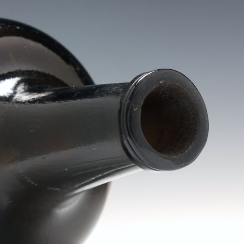 18TH CENTURY CYLINDER GLASS WINE BOTTLE C1780 - ADDITIONAL PHOTO 2
