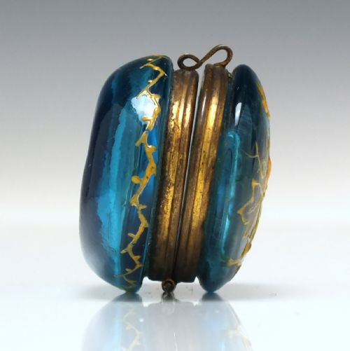 SUPERB 19TH CENTURY ENAMELED GLASS PATCH OR SNUFF BOX C1860 - ADDITIONAL PHOTO 1