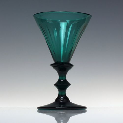 SIX 19TH CENTURY EMERALD GREEN WINE GLASSES C1820 - ADDITIONAL PHOTO 1