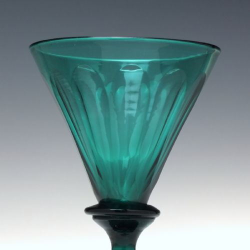 SIX 19TH CENTURY EMERALD GREEN WINE GLASSES C1820 - ADDITIONAL PHOTO 2