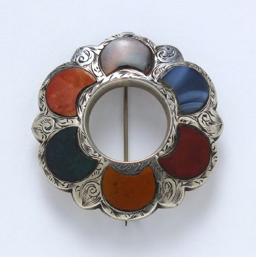 antique victorian scottish celtic shield silver gemstone brooch c1880 - CATEGORY: ANTIQUE JEWELLERY - DATED 1880