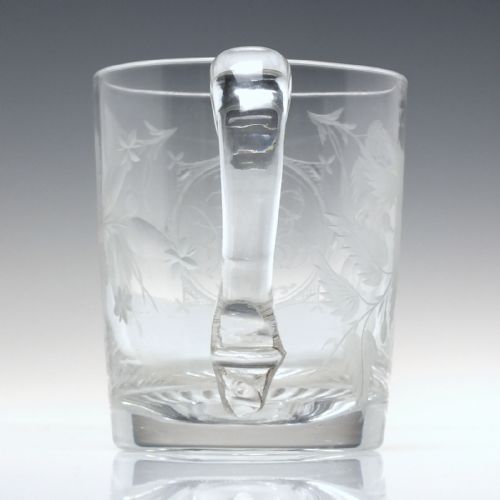 19TH CENTURY ENGRAVED GLASS TANKARD C1840 - ADDITIONAL PHOTO 3