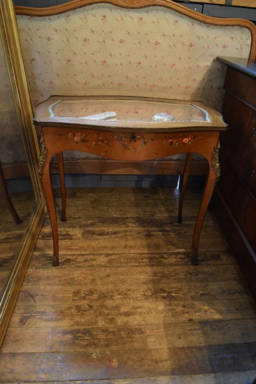 French Bijouterie Dispaly Table/cabinet