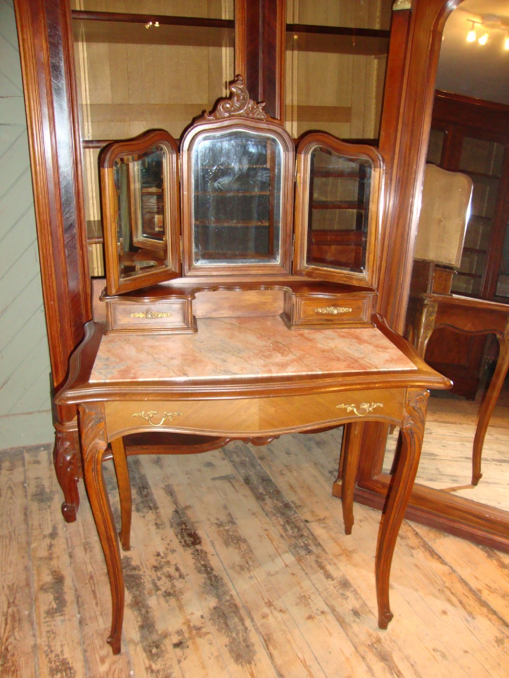 FRENCH LOUIS XV STYLE DRESSING TABLE