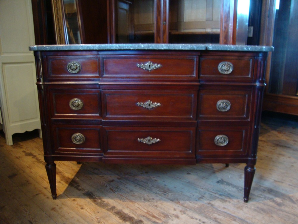 FRENCH CHEST OF DRAWERS 